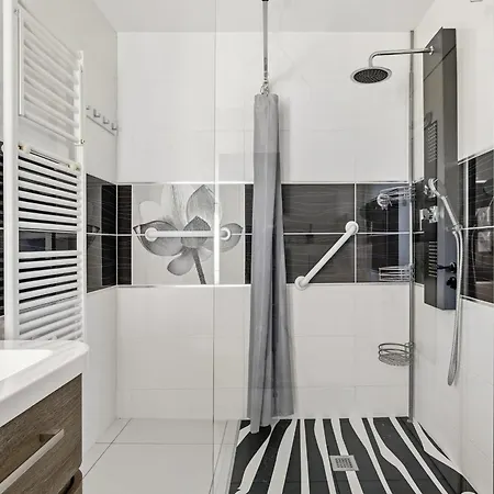 펜션 Herault Terrace Premium 2-bedroom With Terrace & In *